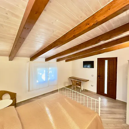 Bed and Breakfast Dimora Degli Ulivi 4*