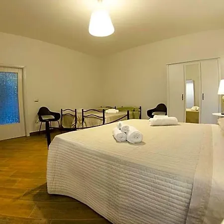 Dimora Degli Ulivi 住宿加早餐酒店 4*