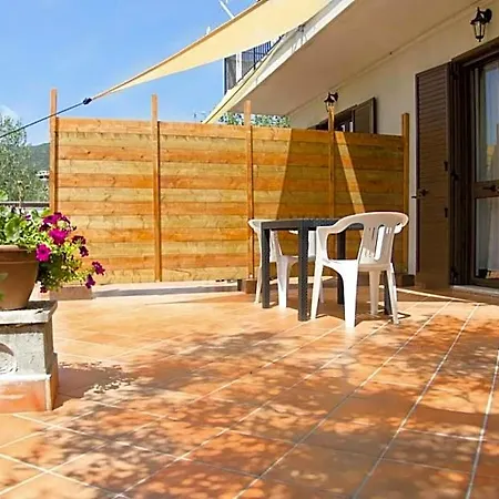 Dimora Degli Ulivi Bed & Breakfast 4*