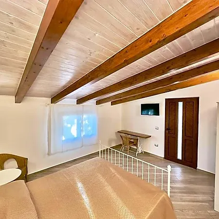 Dimora Degli Ulivi Bed & Breakfast Caprioli